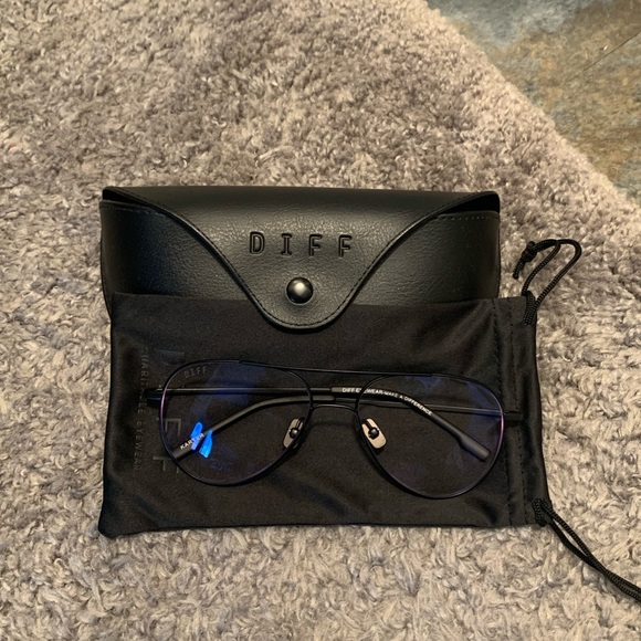 DIFF Blue Light Glasses - Picture 2 of 7